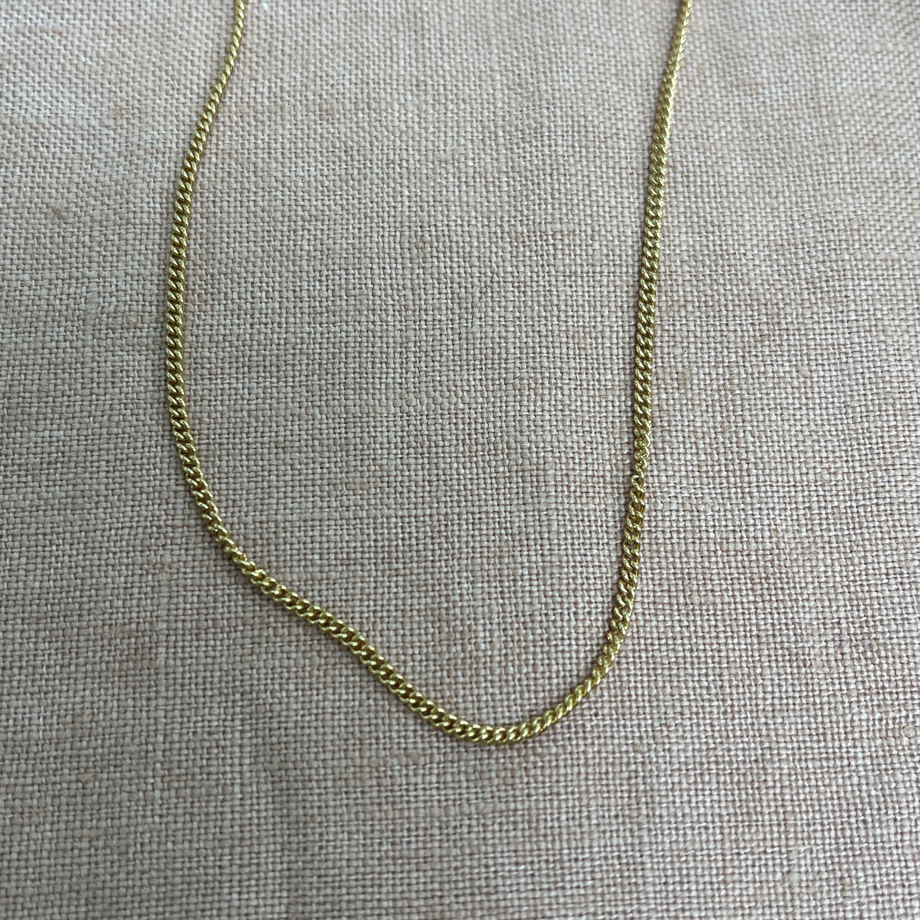 CURB CHAIN CHOKER NECKLACE