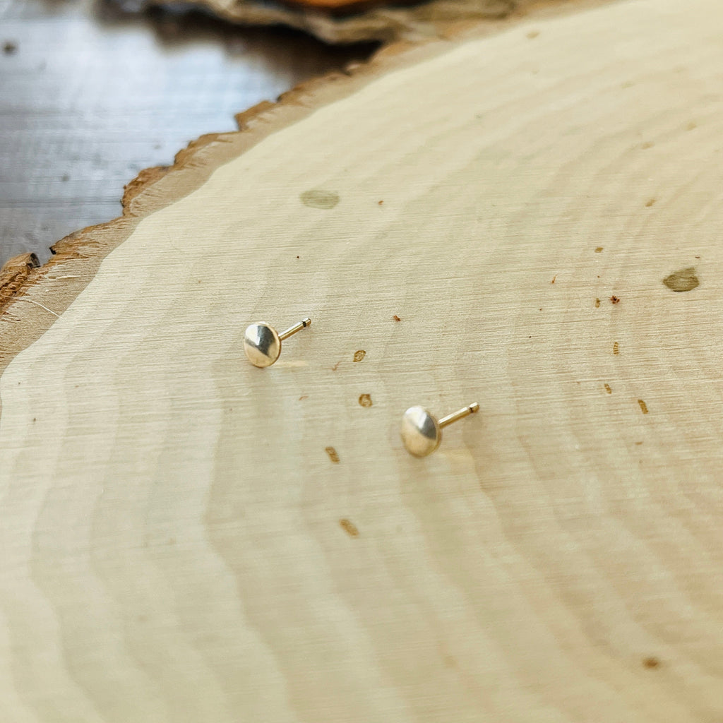 DOT STUD EARRINGS