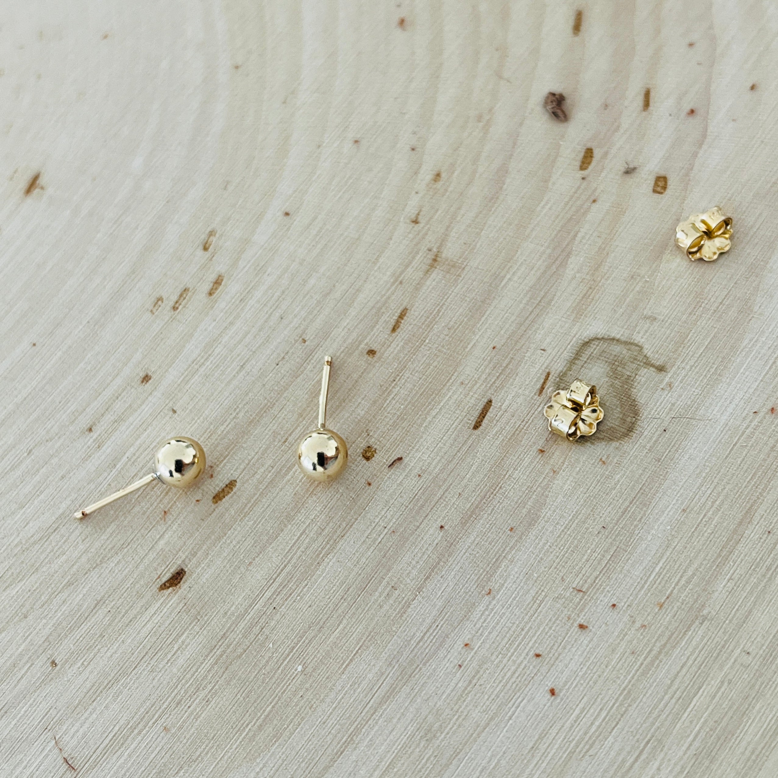 BALL STUD EARRINGS 5MM
