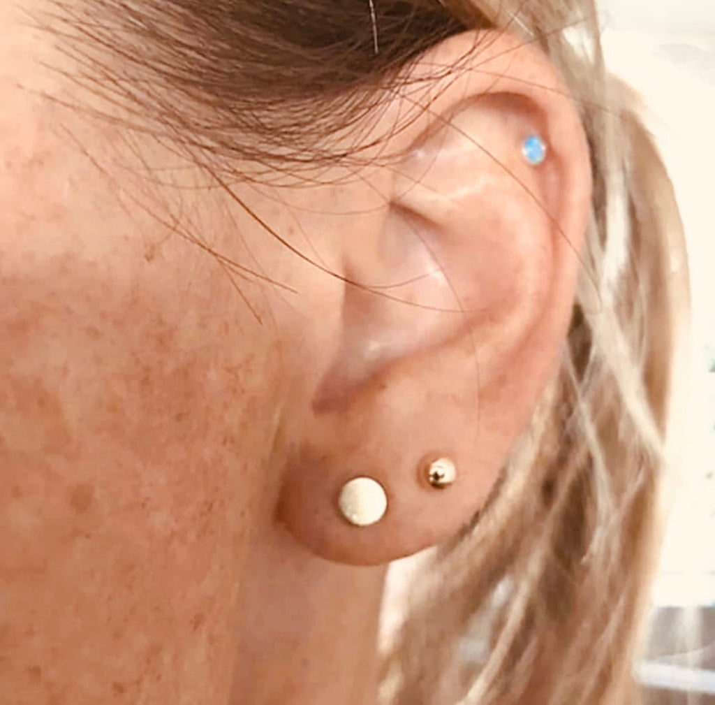 DOT STUD EARRINGS
