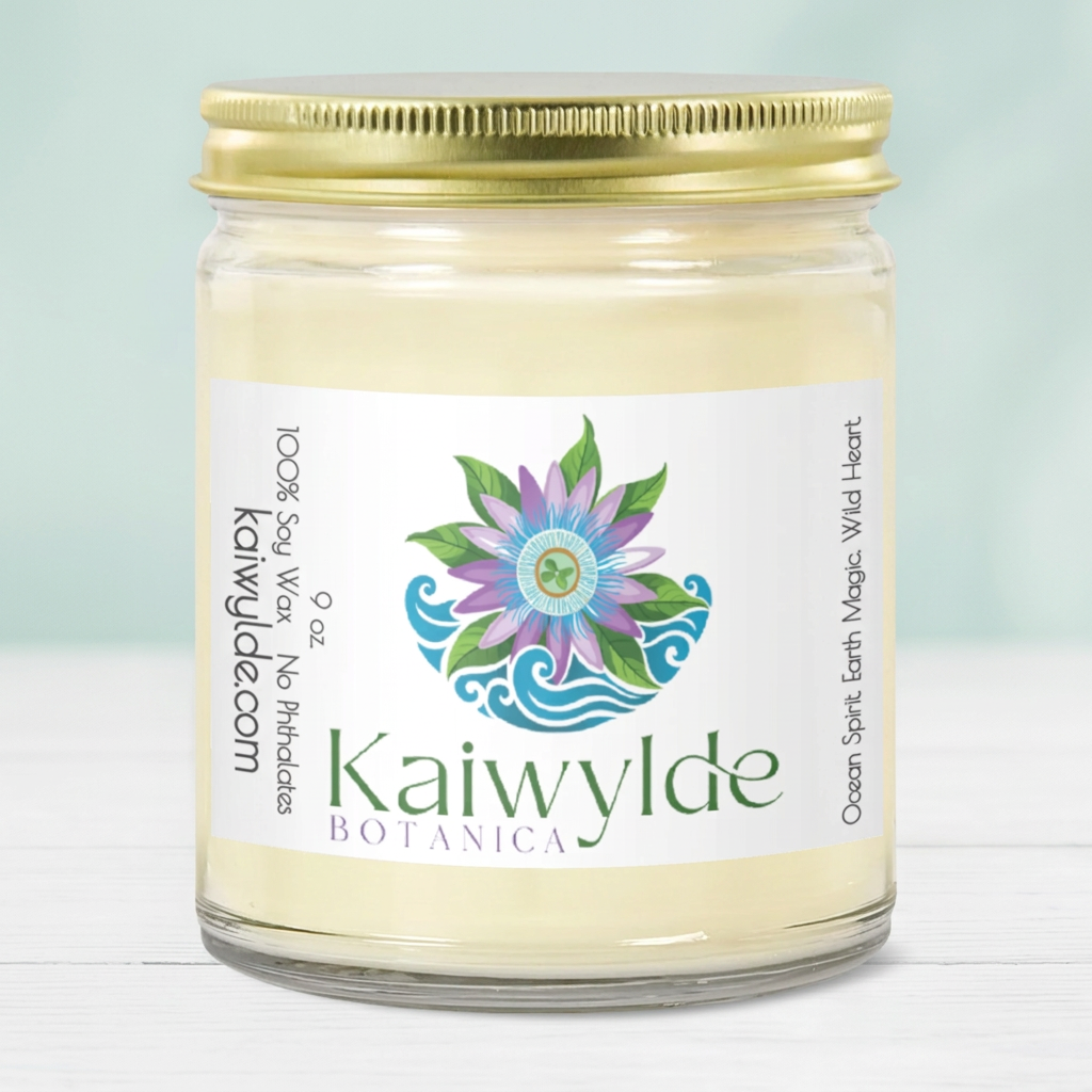 Kaiwylde 9 oz gold-lid candle product photo